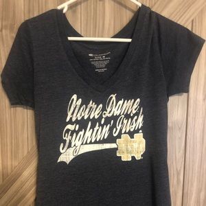 Norte Dame fighting Irish T medium